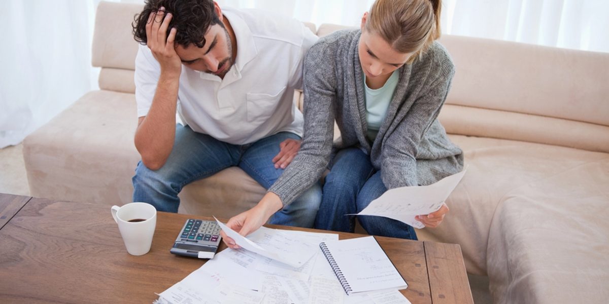 WealthConnexion_250923 couple doing their finances